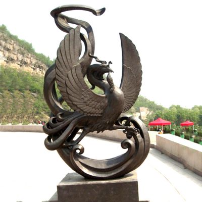 中国古代神话中的创世神朱雀景观铜雕